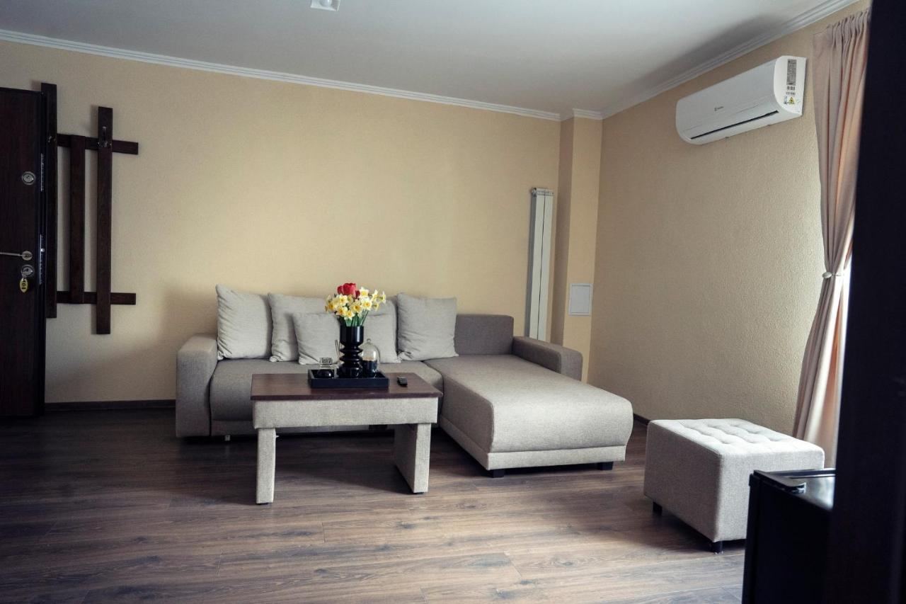 London Apartments Vaslui Eksteriør billede